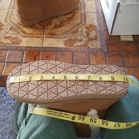 Minnetonka boots NIB - Picture 10 of 11